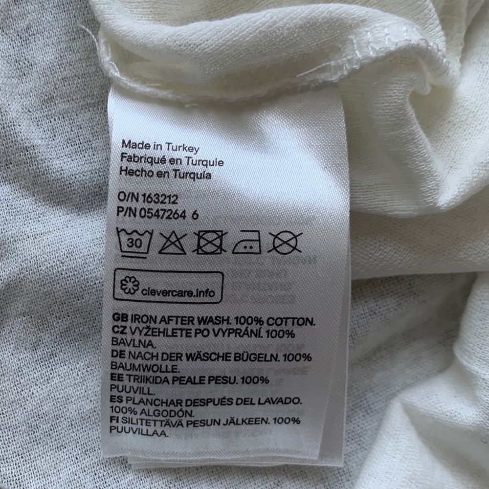 NWOT Ruffle sleeve top - Picture 6 of 7